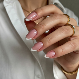 Rubber base of klassieke basecoat? Vergelijking van hypoallergene nagelproducten