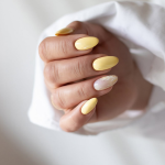 Sun’s Out, Nails Out: De Top 10 Gellak Kleuren van Deze Zomer 