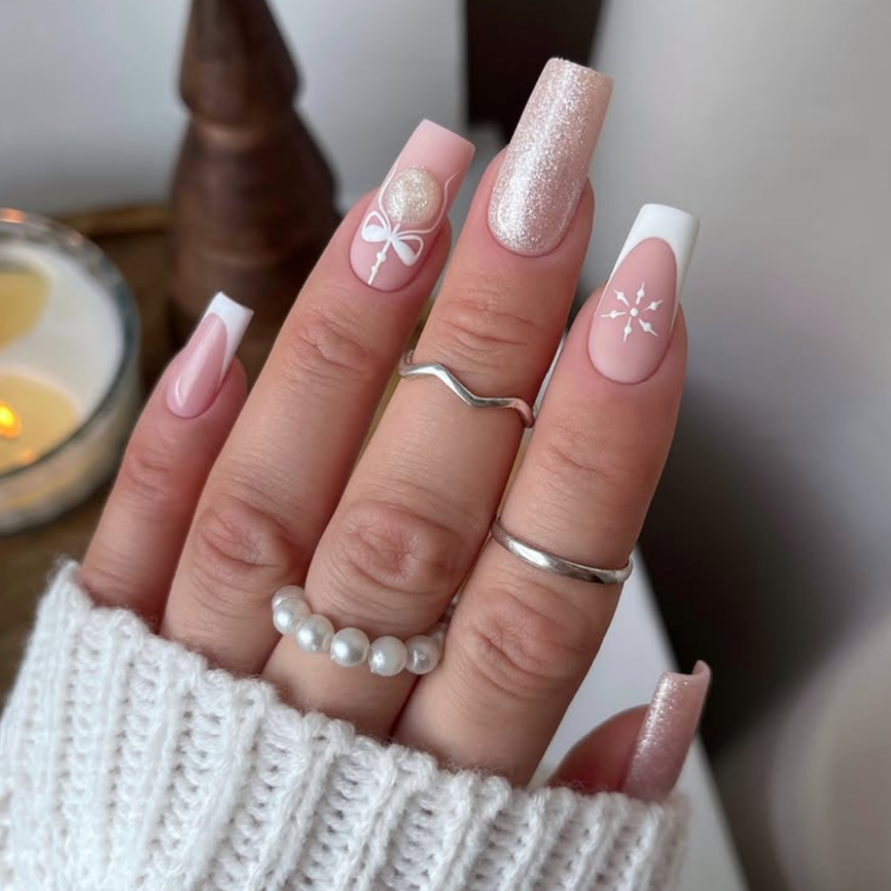 Feestelijke_Nagels_voor_de_Feestdagen_De_Mooiste_Trends_van_Dit_Jaar_1_